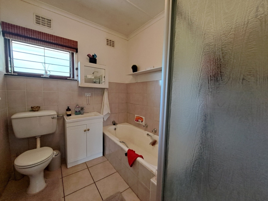 4 Bedroom Property for Sale in Beacon Bay Eastern Cape